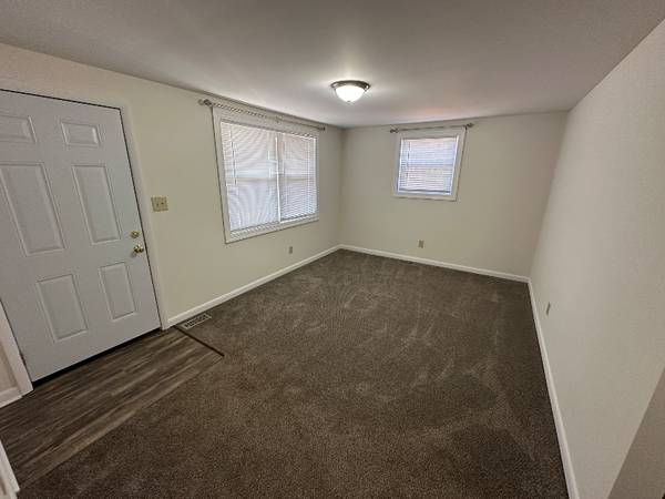 1 1121  NW  BLVD,  Newton NC 28658 1