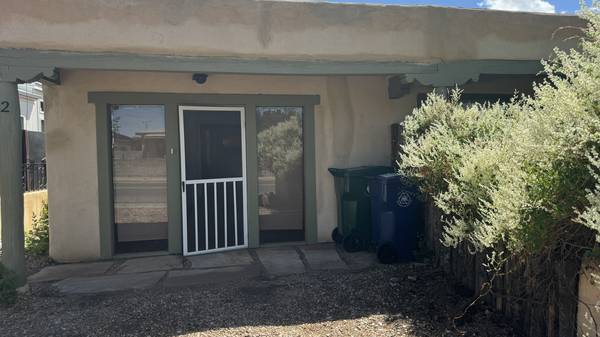 $1,900 / 2hab - 1000ft2 - 2 habitaciones más oficina 1.5 baños dúplex cerca de TuneUp/St Annes/Servicios incluidos $1900 (Hickox)63659798057859121