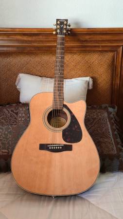 New Yamaha FX335c Acoustic/electric guitar 1