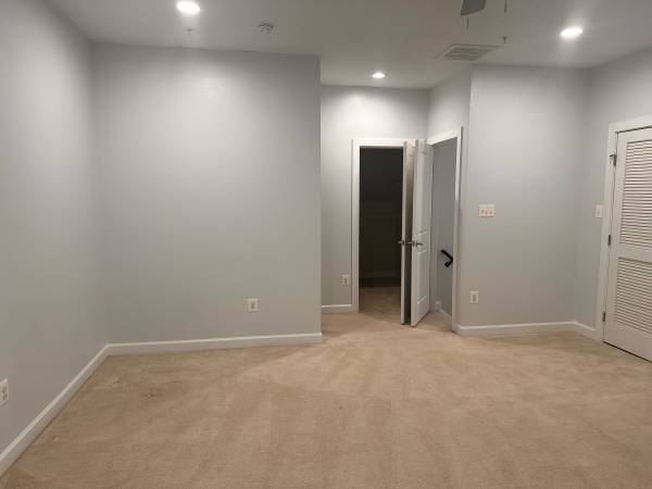 $1,080 / 1br - 510ft2 - Private Loft with It's Own Bath and Closet (Watkins Mill Town Center)63958907630467123