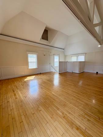 $4,000 / 4br - 1650ft2 - Spacious Brighton 4 bed 2 bath with parking, laundry in unit and A/C! (Brighton Center)63620423408897124