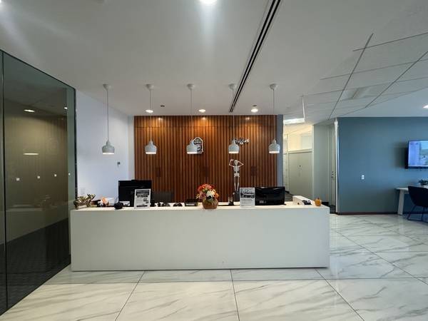 $59 Host Meetings in a Business Ready Meeting Room - Starting at $59/HR (Chicago)64041648406786122