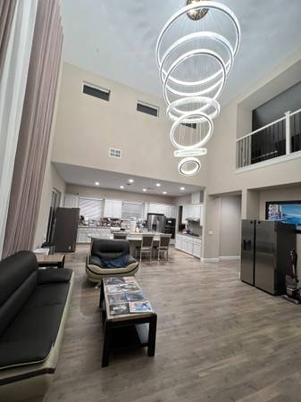 $1,000 / 3745ft2 - $1000-1300 / private Bedroom  in a 3750 ft new house (brentwood / oakley)63806863363841123