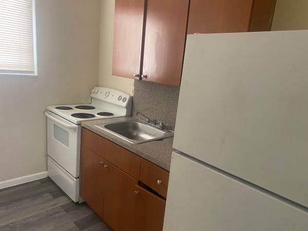 $1,345 / 2br - 8612ft2 - 200 NW 17th Street #202 (Miami)64051005648258123