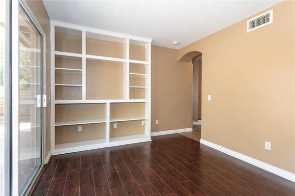$3499.00 / 3br - 1499ft2 - $3,999/month – 3 Bed, 2.5 Bath Multi-Story Home in Simi Valley (1,49963800665047939121