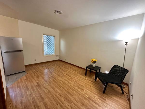 Charming Studio in the Heart of Downtown Larkspur 1