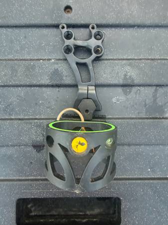 Barely used Compound Bow Sight Single Pin Archery 1