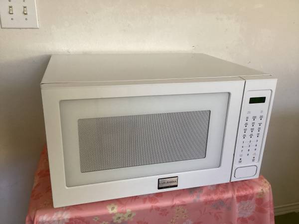 Like New FRIGIDAIRE Micro - wave oven 1