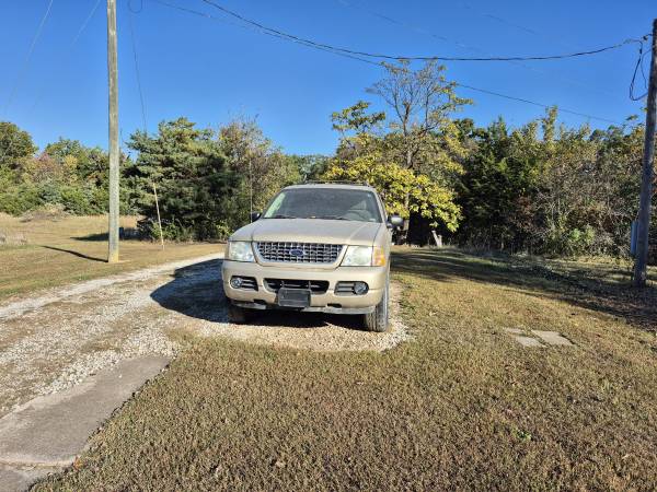 2005 Ford Explorer 1