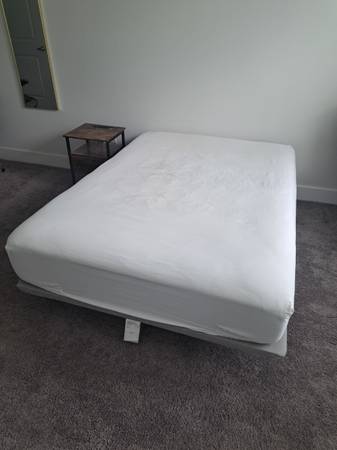 FULL SIZE BED WITH MATTRESS, FLAT BOARD BOX SPRING AND METAL ffRAME AN 1