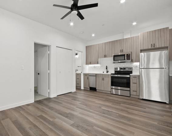 $2,395 / 1br - LLÁMANOS- LISTO PARA MOVERTE - Fácil acceso a la autopista 15, lavadora/secadora en la unidad (Poway)63701605431041123
