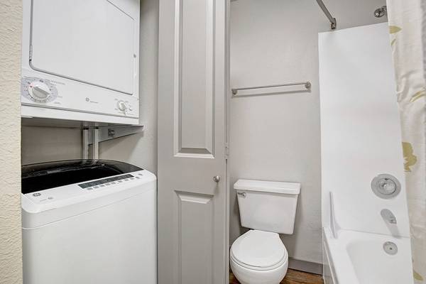 $1,795 / 1br - 644ft2 - A new perspective on living: 1 BR, 1 BA, 644 Sq Ft! (Mountlake Terrace)63786780364417124