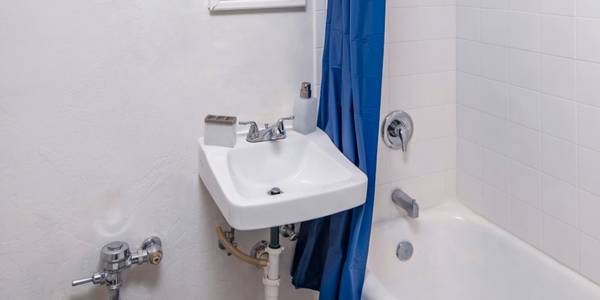 Siegel Rewards Program, Full bath, On Reno bus line 1