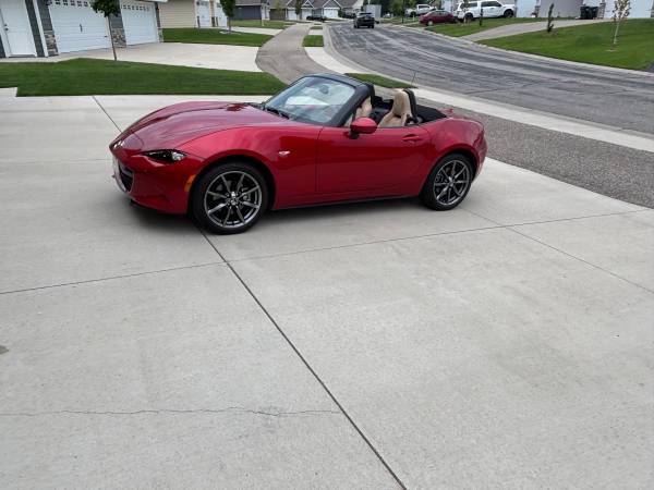 2016 Mazda Miata - $21,000 (Hutchinson, MN)63470041644291122