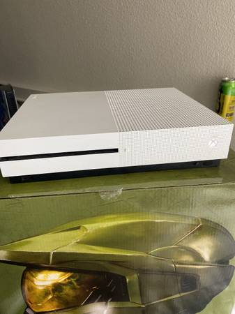 Xbox One S 1