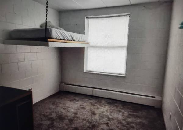 $400 / 1br - 180ft2 - student (UA) dorm room - util. included (Akron)63661026625539123