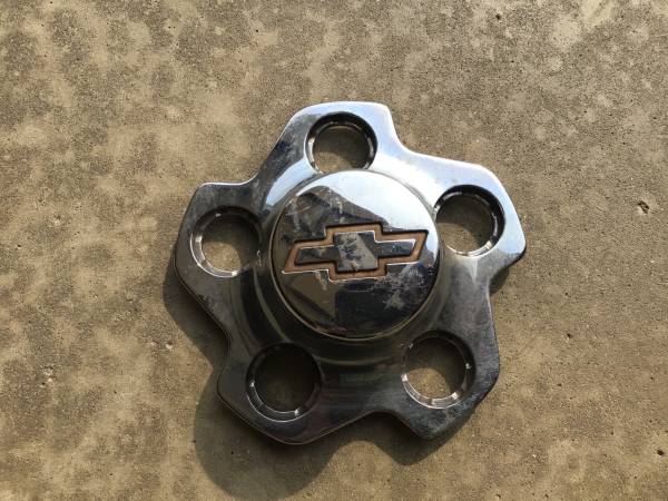 1994-97 Chevy S-10 Blazer Chrome Center Cap 1