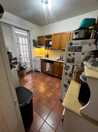 $2,400 / 2br - 850ft2 - AVAILABLE 11/1 Cleveland Circle, Easy T Access (Brighton)63996407341955122