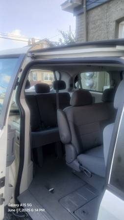 2010 Dodge Caravan Van $7200/BO - $7,20063614007926785123