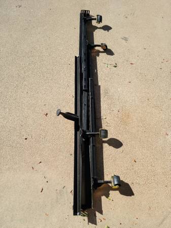 Queen size bed frame 1