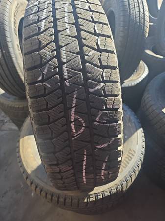 215-65-16 bridjestone blizzak 1