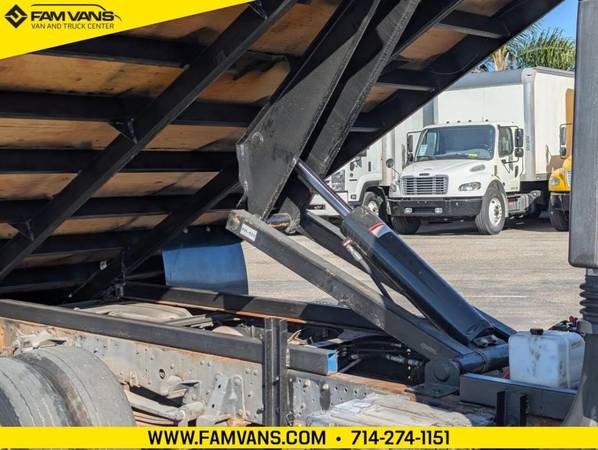 2021 Isuzu NPR 12FT - Photo 3
