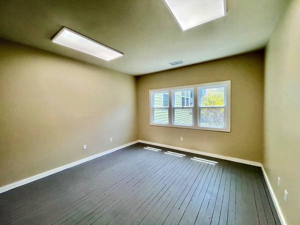 $3,600 / 928ft2 - PRIME IRVING STREET RETAIL SPACE FOR LEASE! (sunset / parkside)63938625679875124