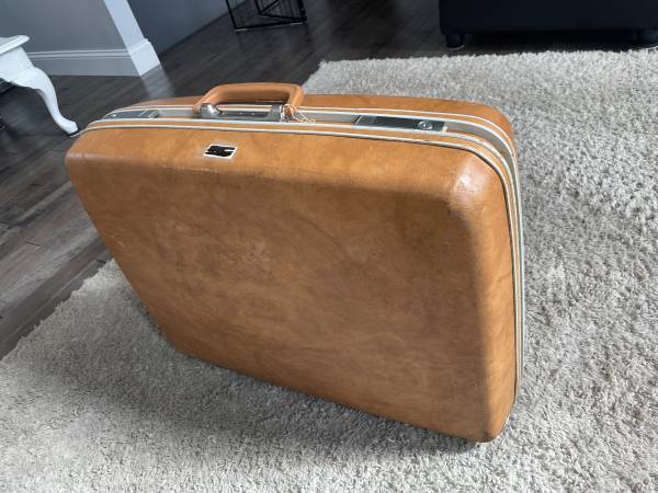 2-Samsonite Hard Case Luggage Pieces-Vintage - $25 (Columbia, MO)63471026123009123