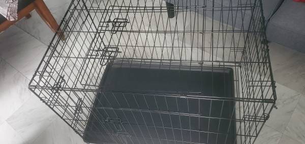 Dog crate large like new