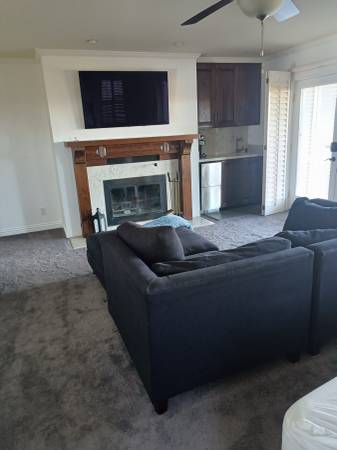 $1,899 / 1br - 650ft2 - Hilltop Views Huge Master room rental utilities includ, furn, gated, 2+ grn acre (Escondido)63657123654145122