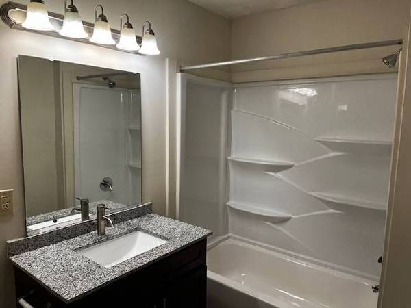 $1,000 / 1br - 750ft2 - Beautiful one bedroom available for a tour!!! (Hendersonville)64029204036610122