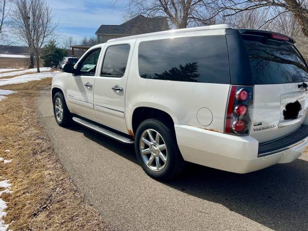 2011 GMC Yukon Denali XL - $8,000 (Prior Lake)63481553495809123