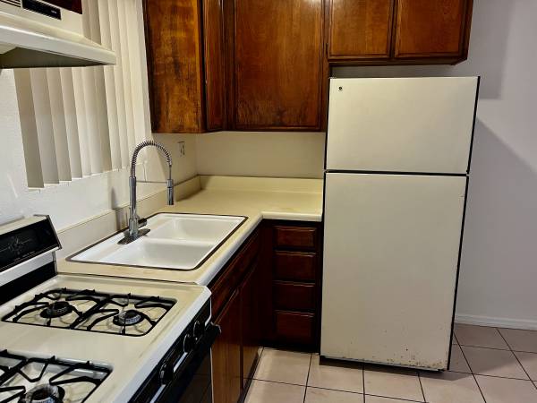 $1,295 / 1br - 575ft2 - Senior Housing One bedroom one bath in Quiet, Gated Community (City Heights)63866049531395124