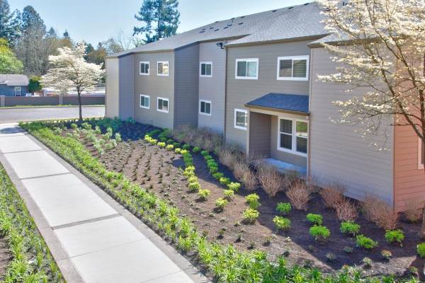 $1,499 / 3br - 850ft2 - 💎 Gema Escondida Cerca de Café y Comida – ¡Alquiler Gratis También! ¡Vamos allá! 🏃‍♀️ (2600 T St, Vancouver, WA)63831771937409122