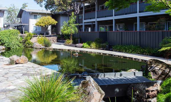 $3,330 / 3br - 1050ft2 - Swimming pool, 24-hour online rent payment (hayward / castro valley)63658029838595123