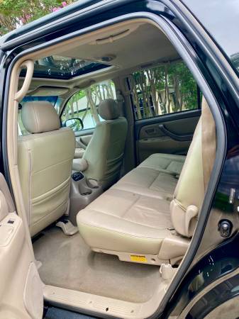 2006 Toyota Sequioa - $5,700 (Austin tx)63439668868481122