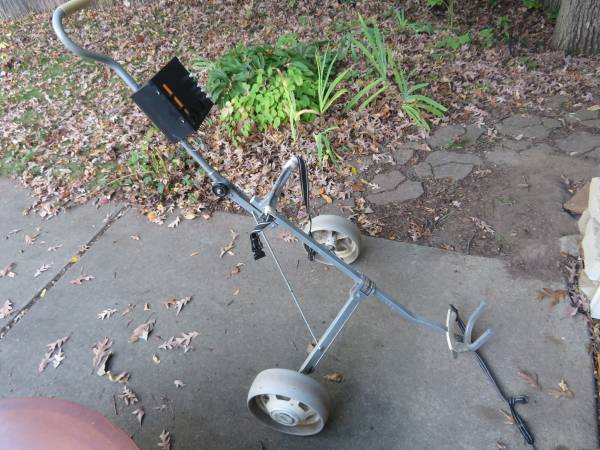 Titelist Golf Push Pull Cart 2 wheels with beverage holder 1