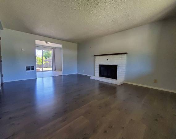 $1,795 / 2br - 1136ft2 - Awesome Two BR Duplex In Santa Clara Area (Eugene)63977278492803123