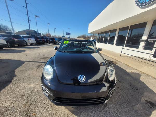 2013 Volkswagen Beetle Convertible Turbo - $9,990 (4425 E 11th St Tulsa)63470244314243121