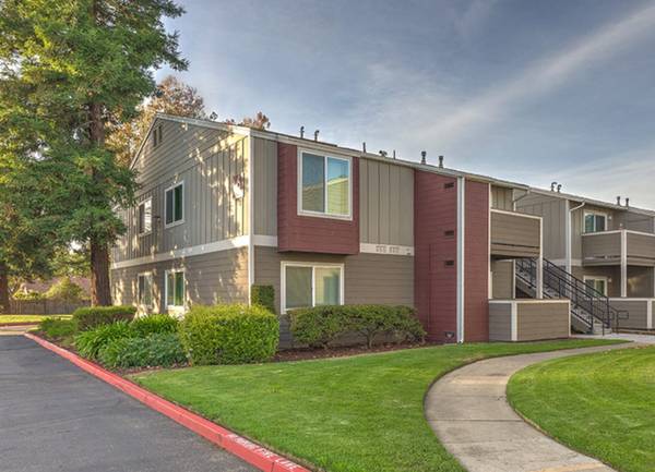 Private Patio or Balcony, Controlled Access, Upgraded Cabinets 1