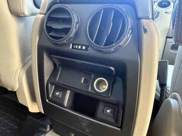 2010 Land Rover LR4 INSTANT APPROVALS ! - $11,998 (+ FINANCING AVAILABLE!)63623079093635124