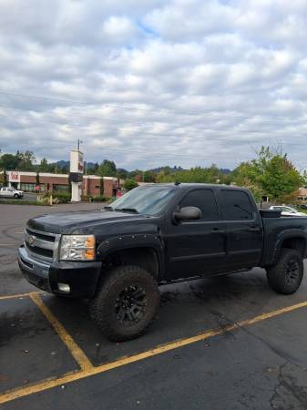 2011  CHEVY 4WD CREW CAB 1