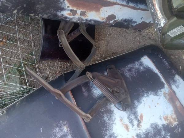 Nova Hood Hinges 1