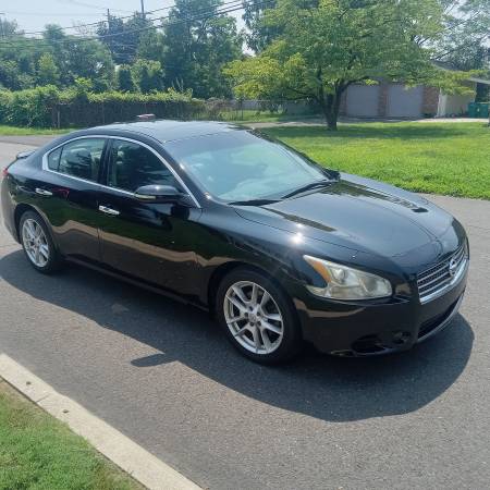 1 propietario Maxima SV 2009 Nissan - $6500 (Levittown, PA)63491122482305123