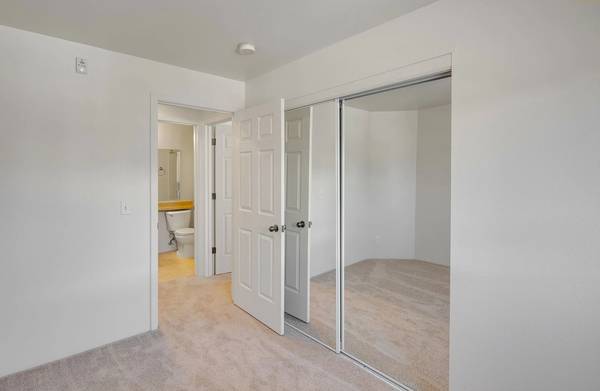 $1,630 / 2br - 640ft2 - Oh my! What a gorgeous place! See this 2 bed, 1 bath for yourself! (Anchorage - Minutes from Downtown)63991794180867123