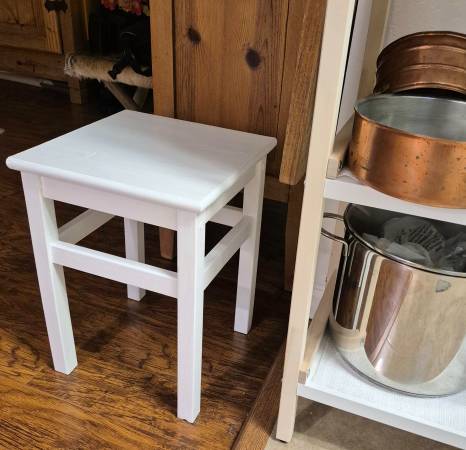 Solid Wood Kitchen Stool 1