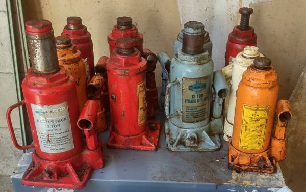 12 ton hydraulic bottle jacks  used 1