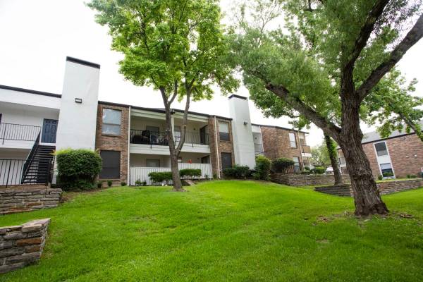 $1,495 / 2br - 1000ft2 - BBQ/Picnic Area, Fireplace, Hardwood Floors (4328 Duck Creek Dr, Garland, TX)63846411905539122