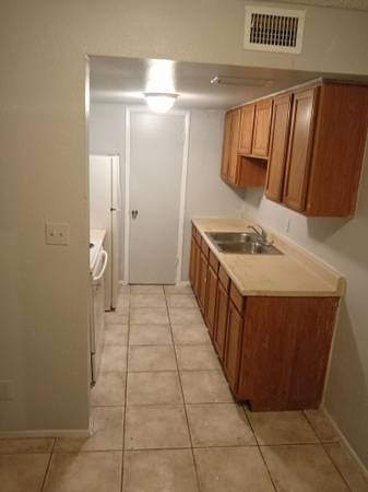 👍townhouse 2b central ac 1