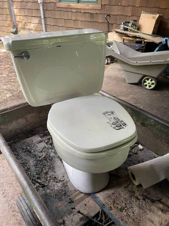 FREE - TOILET 1